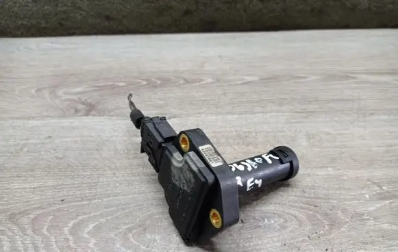 Volvo S60 Oil level sensor 25571463 30750939