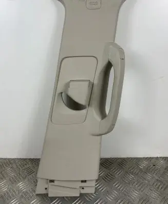 SsangYong Rexton (B) pillar trim (top)