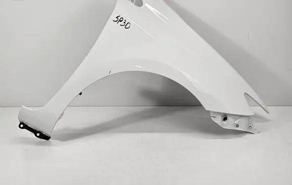 Toyota Auris E180 Fender
