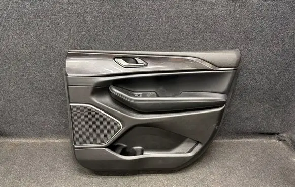 Jeep Grand Cherokee WL Front door card panel trim 20223091930 22501A 8630777