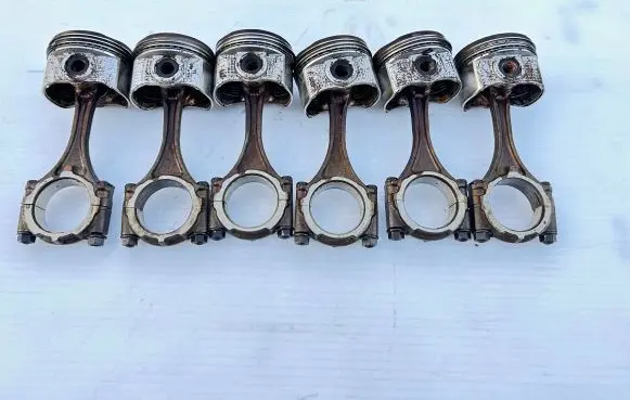 Lexus IS 200-300 Piston with connecting rod