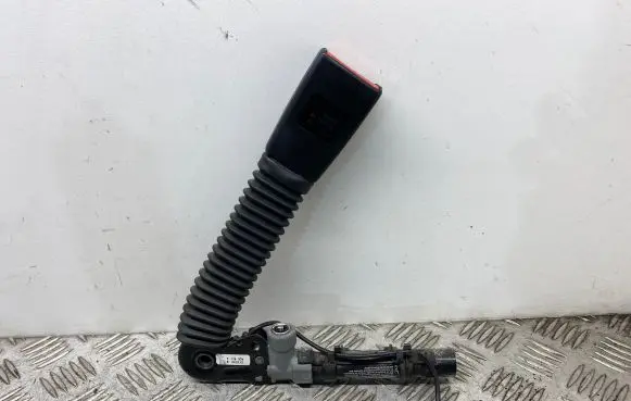 BMW 5 GT F07 Front seatbelt buckle 9115306
