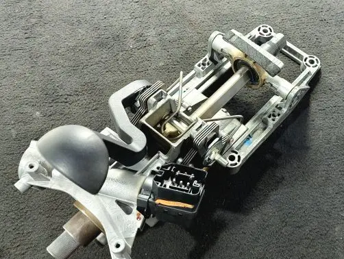 Steering wheel axle set