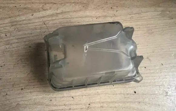 Headlight/headlamp dust cover