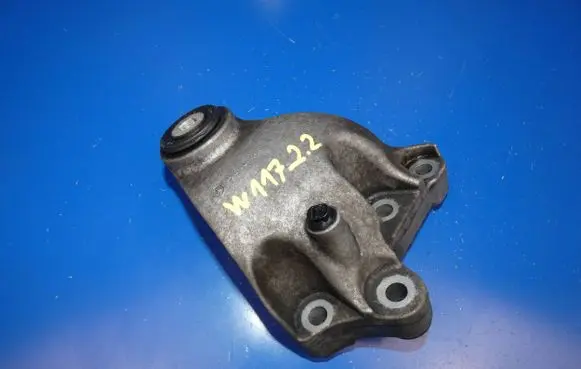 Engine mounting bracket