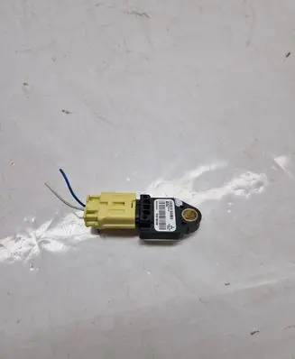 Mitsubishi Outlander Airbag deployment crash/impact sensor 8651A001