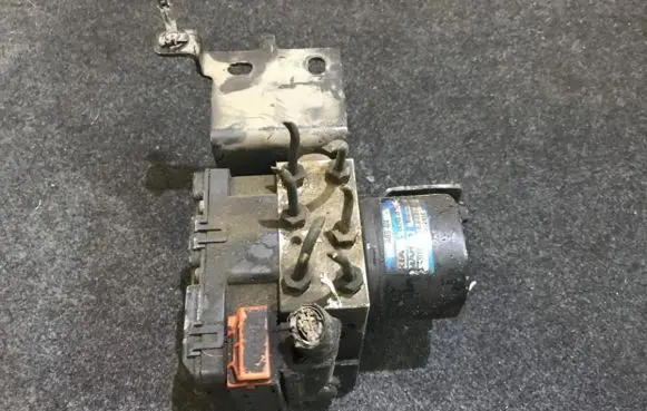 KIA Shuma ABS Pump 0k2na437ae 0k2na437au