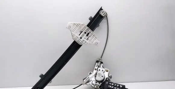 Hyundai Accent Front door window regulator with motor