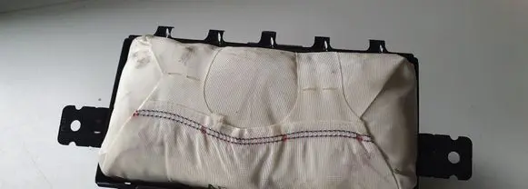 Hyundai Ioniq Passenger airbag
