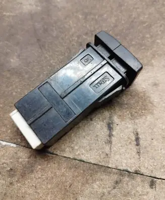 Nissan Primera Light switch 8807