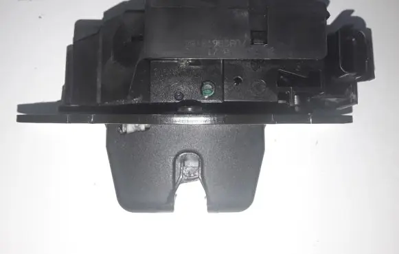 Loading door lock