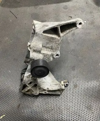 BMW X5 E70 Generator/alternator bracket 7802639