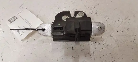 Opel Astra K Tailgate/trunk/boot lock/catch/latch 39021416