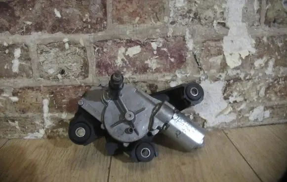 Nissan Qashqai+2 Wiper motor
