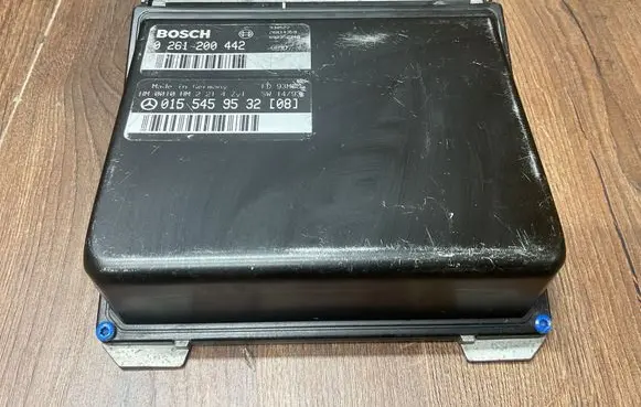 Mercedes-Benz E W124 Engine control unit/module ECU 0155459532 0261200442