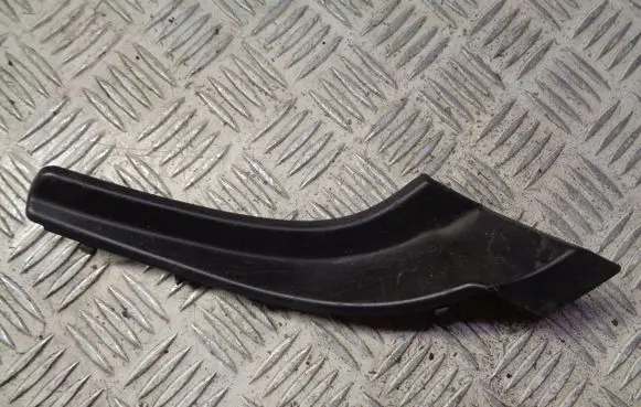 Mitsubishi Space Star Windshield trim 7405A556