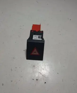 Skoda Fabia Mk1 (6Y) Hazard light switch 5J0953235 03002440