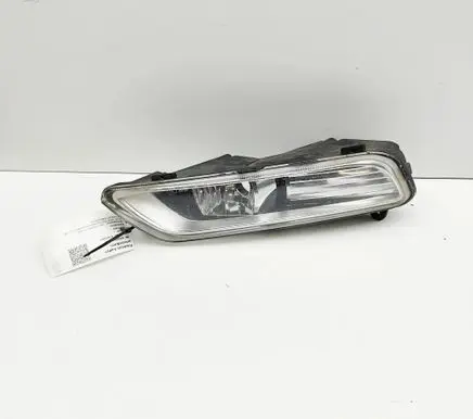 Volkswagen PASSAT B7 Front fog light 3AA941661E