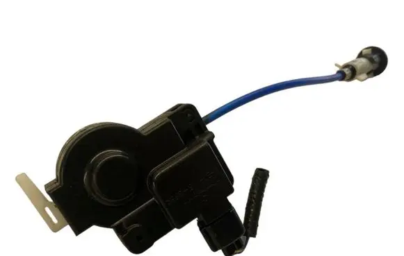 Fuel tank cap lock