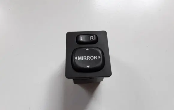 Toyota Yaris Wing mirror switch 183574