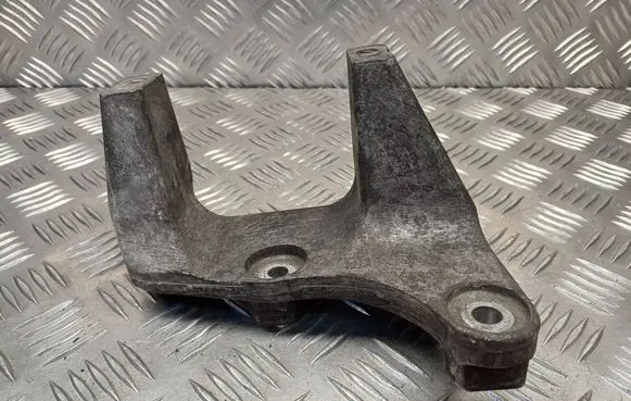 Peugeot 407 Gearbox mounting bracket 9648276180
