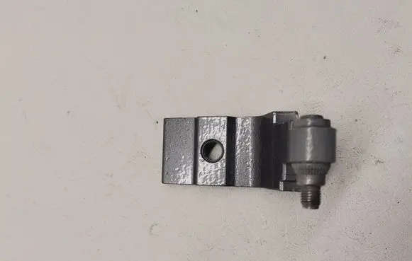 BMW X5 F15 Rear door upper hinge 7325054