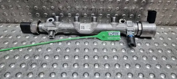 Volkswagen Caddy Fuel main line pipe S26378978 04L089G 04L130764C