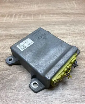 Mazda 626 Airbag control unit/module GG3E57K30 3322051 WithPlug