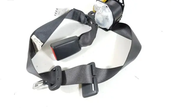Middle seatbelt (rear)