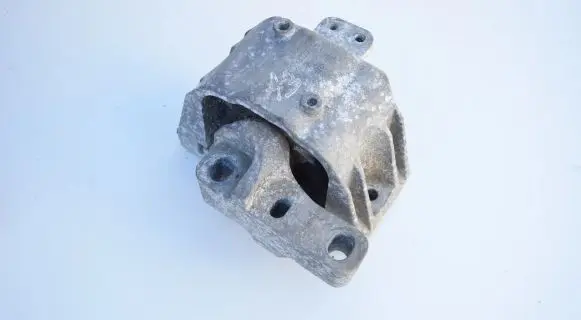 Audi A3 S3 8L Engine mount bracket 1J0199262BE