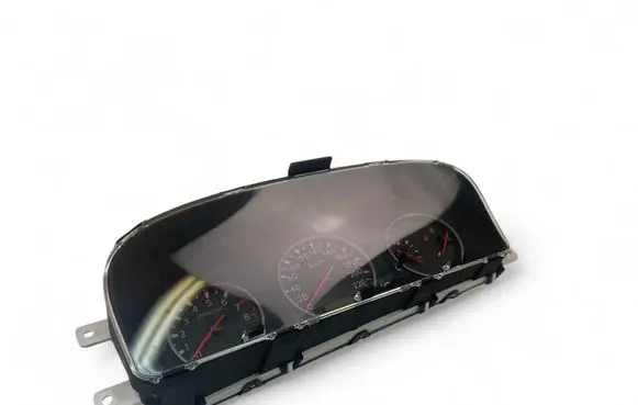 Nissan X-Trail T30 Speedometer (instrument cluster) 5Y080011