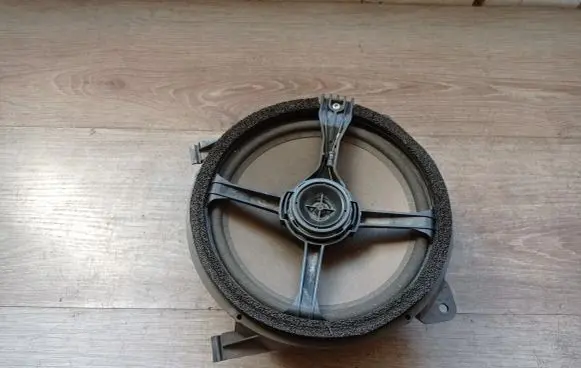 Volvo S60 Parcel shelf speaker 8633574