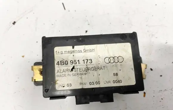 Audi A4 S4 B5 8D Alarm control unit/module 4B0951173