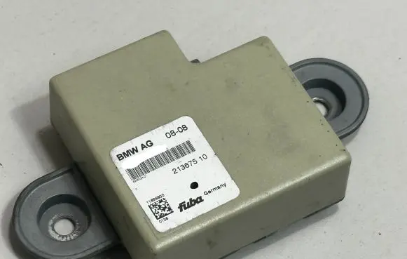 BMW M3 e92 Aerial antenna amplifier 6935024 6917714
