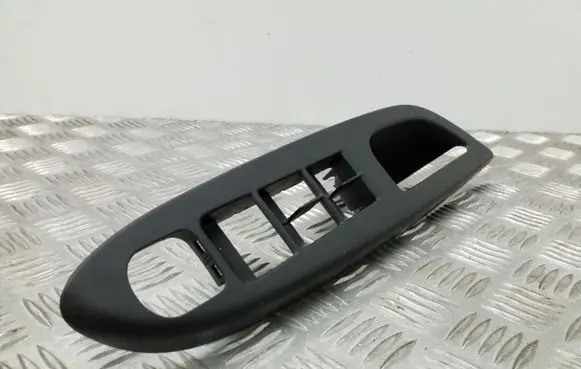Volkswagen Eos Front door window switch trim 1Q2867372C