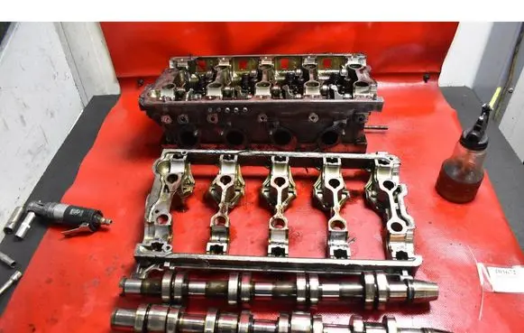 Volkswagen PASSAT B6 Engine head 03G103373A