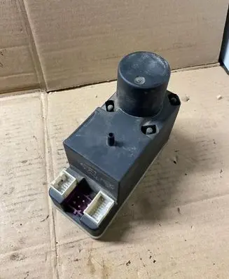 Audi A6 S6 C4 4A Central locking vacuum pump 4A0862257G