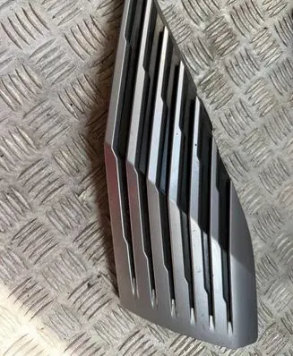 Peugeot 5008 II Front bumper lower grill 9836826977
