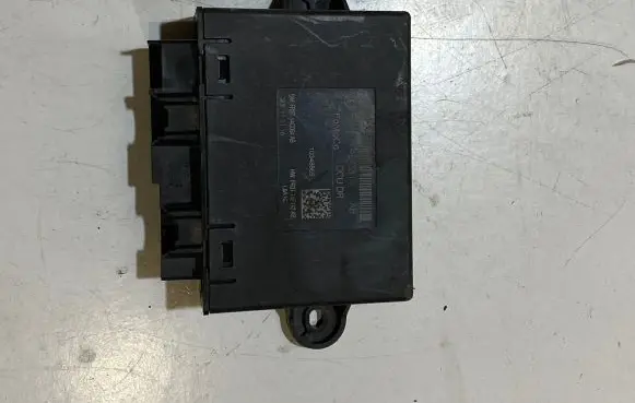 Ford Mustang VI Door control unit/module FR3T14B531 FR3T14C064AB