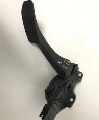 Volvo XC60 Accelerator throttle pedal 6G929F836