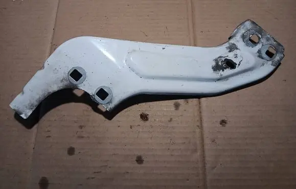 Peugeot Partner Fender mounting bracket