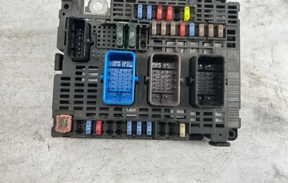 Citroen C4 II BSM Control unit 9807427980