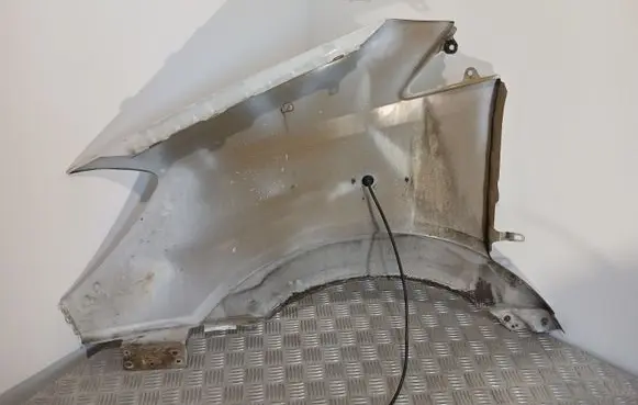 Mercedes-Benz Sprinter W906 Fender A9068810201