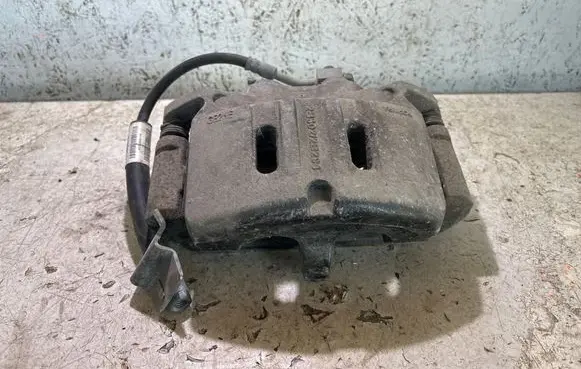 Ford Mustang VI Front brake caliper 2B302