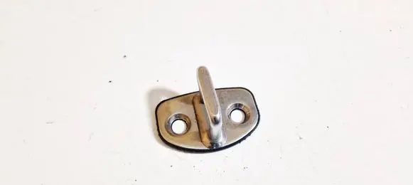 Skoda Octavia Mk2 (1Z) Rear door lock loop/hook striker 1z0837033c 6y0837033c