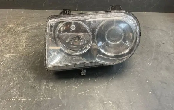 Chrysler 300 - 300C Headlight/headlamp 04806167AE 300N