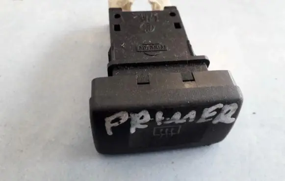 Nissan Primera Windscreen/window heater switch