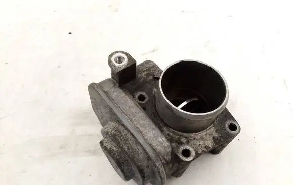 Opel Astra H Throttle body valve 