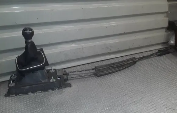 Volkswagen Golf VI Gear shifter/selector 1K0711049BS
