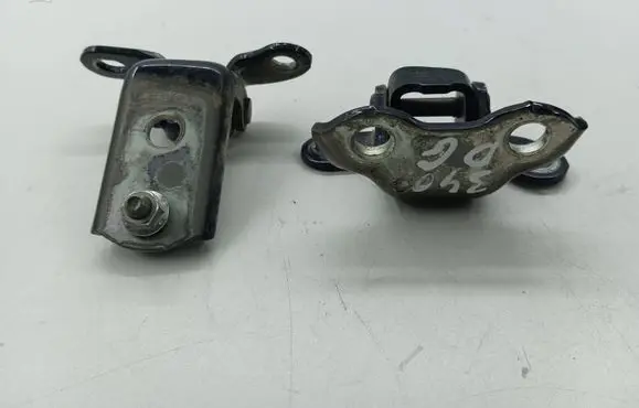 Toyota Corolla Verso AR10 Rear door hinge set 